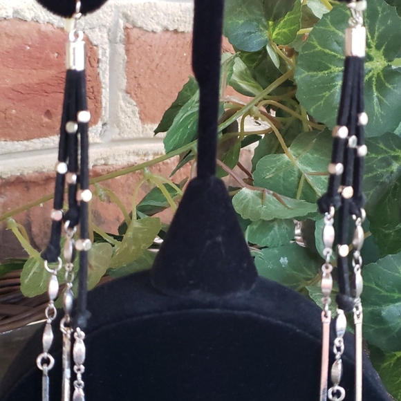 🐶 Long Black Leather & Silvertone Tassel Earrings - Picture 3 of 5